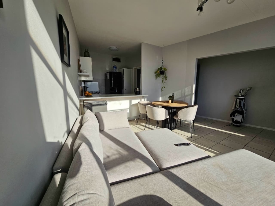 2 Bedroom Property for Sale in Vredehoek Western Cape